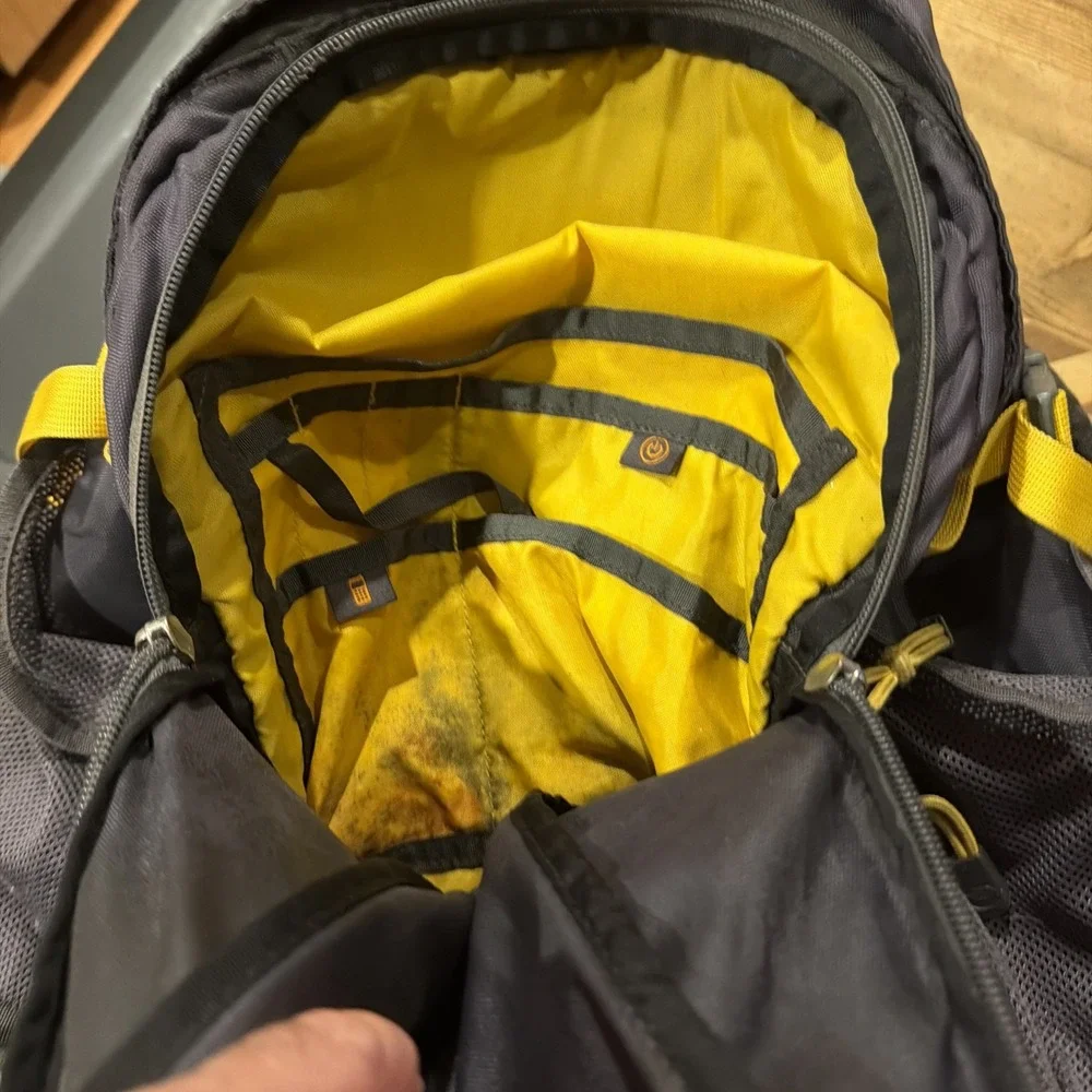 Vintage THE NORTH FACE Wasatch Backpack Gray Yellow